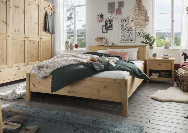 Massief grenen bed. Tweepersoons 180 x 200